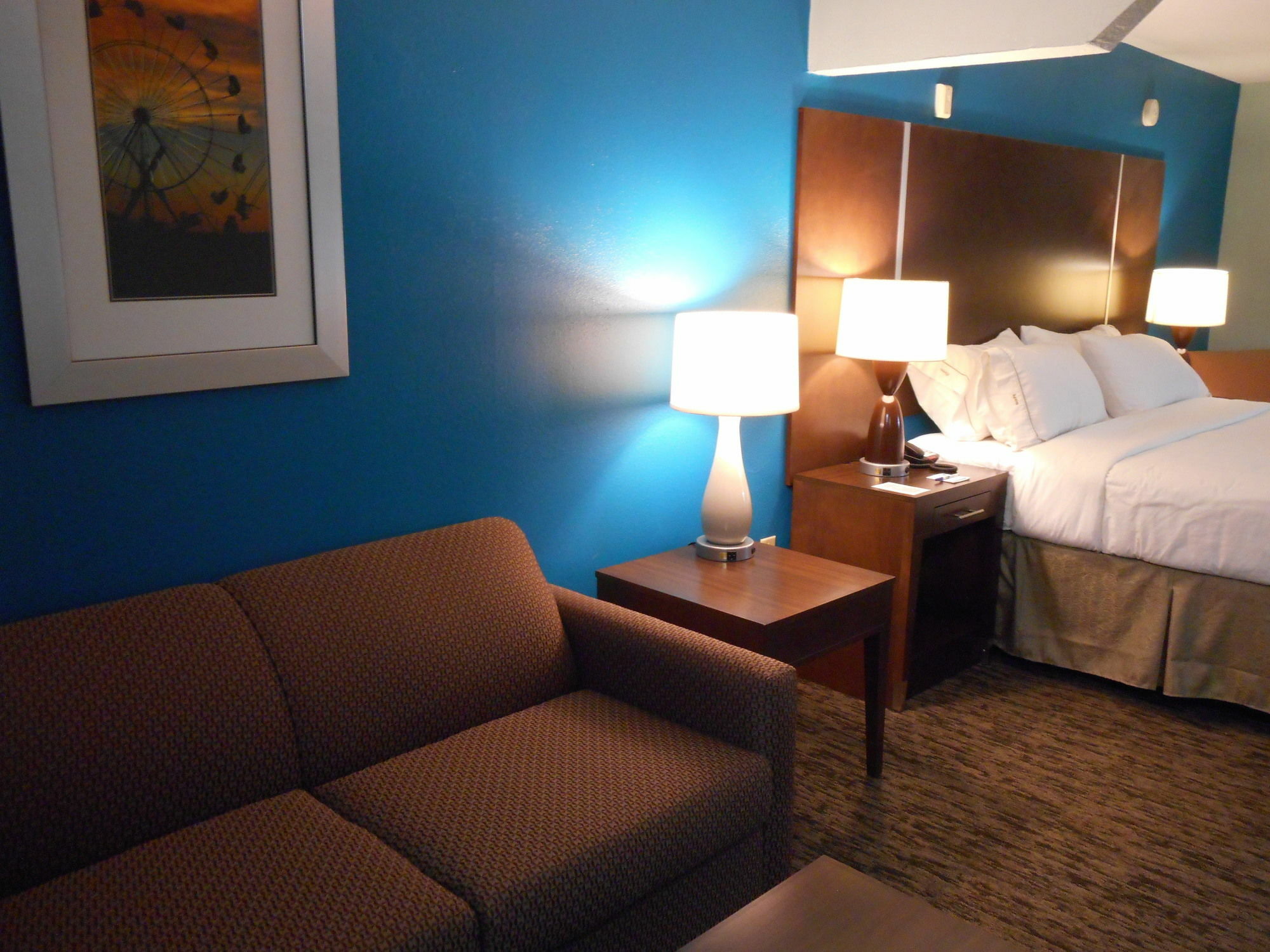 Holiday Inn Express & Suites Carmel North - Westfield By Ihg Exterior foto